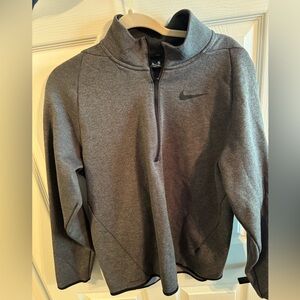 Nike Pull Over half zip in grey